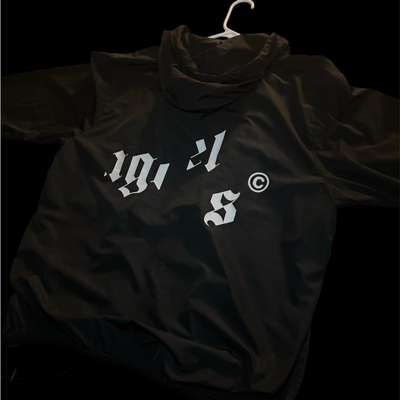 Black Palm Angles Outwear - Picture 8 of 9